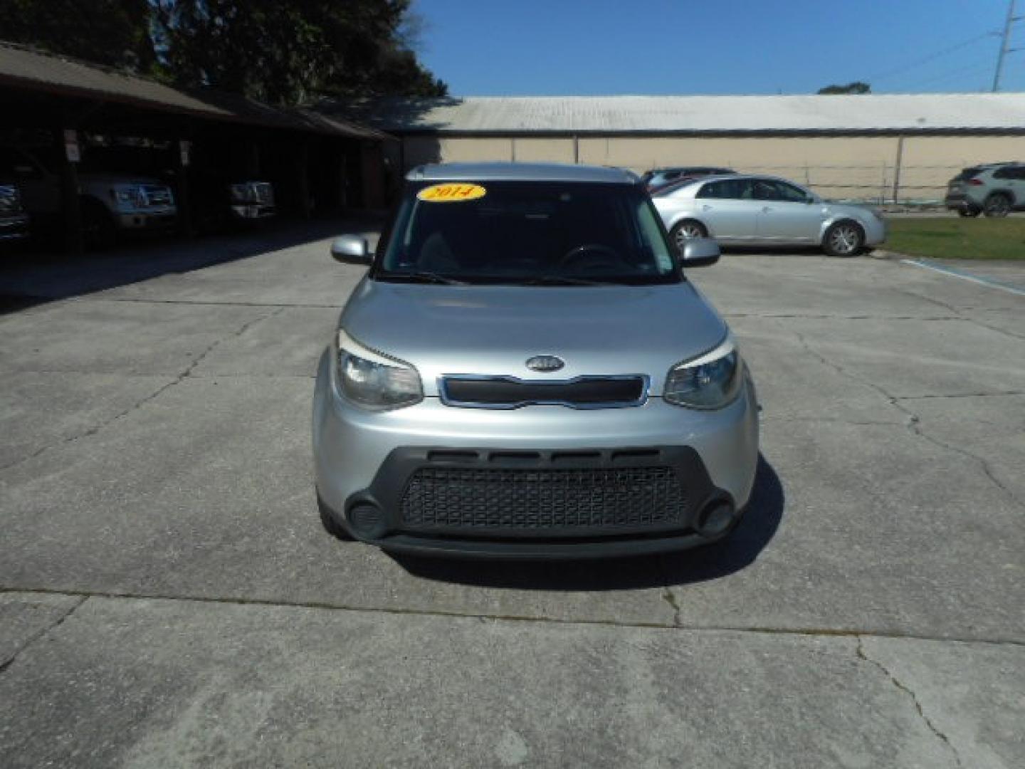 2014 SILVER KIA SOUL BASE (KNDJN2A22E7) , located at 10405 Abercorn Street, Savannah, GA, 31419, (912) 921-8965, 31.988262, -81.131760 - Photo#0